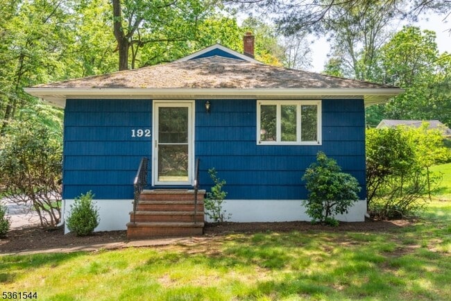 Primary Photo - 192 Woodland Ave