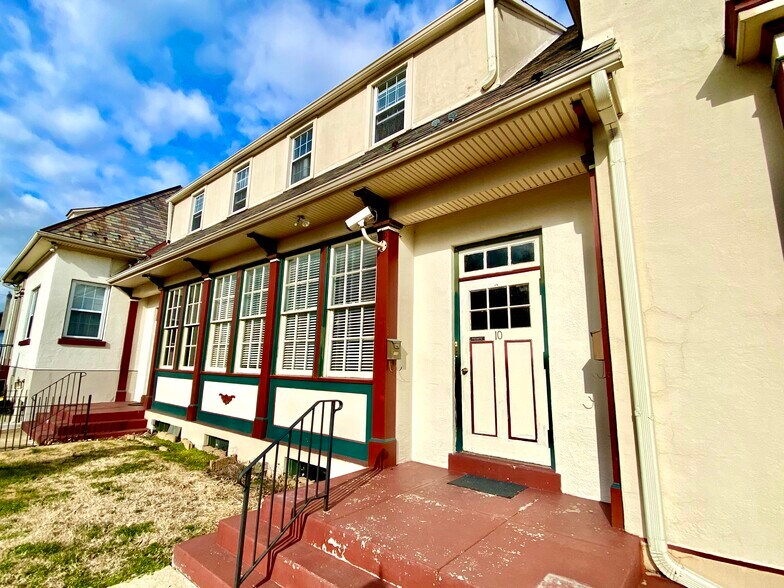 Building Photo - 8 Commonwealth Ave