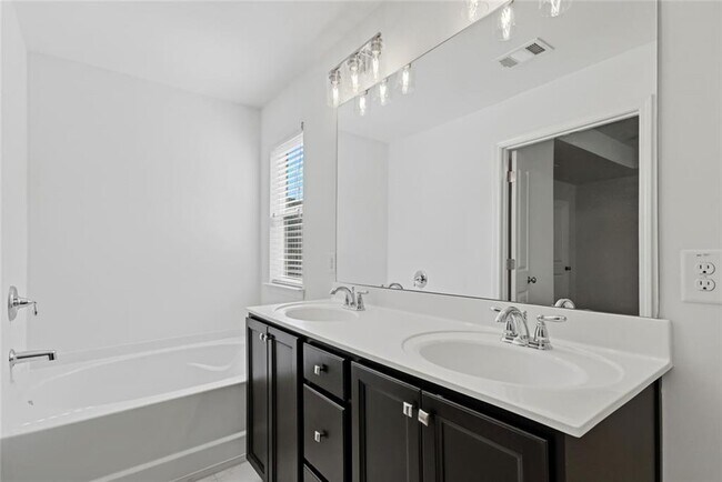 Building Photo - 2705 Avanti Way