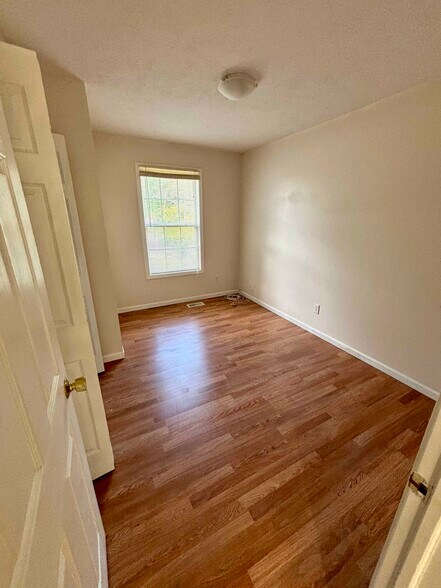 Building Photo - 4438 Morningside Dr SE