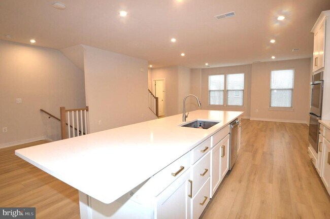 Building Photo - 13651 Innovation Station Lp