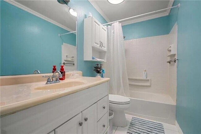 Building Photo - 2511 Club House Rd