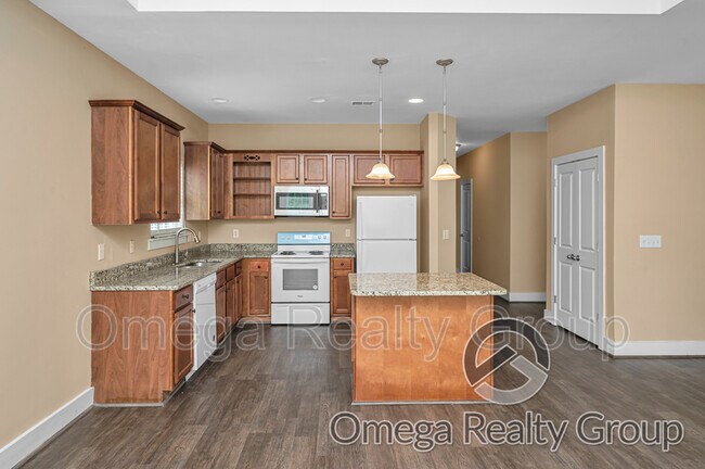 Building Photo - 252 Chesser Park Dr