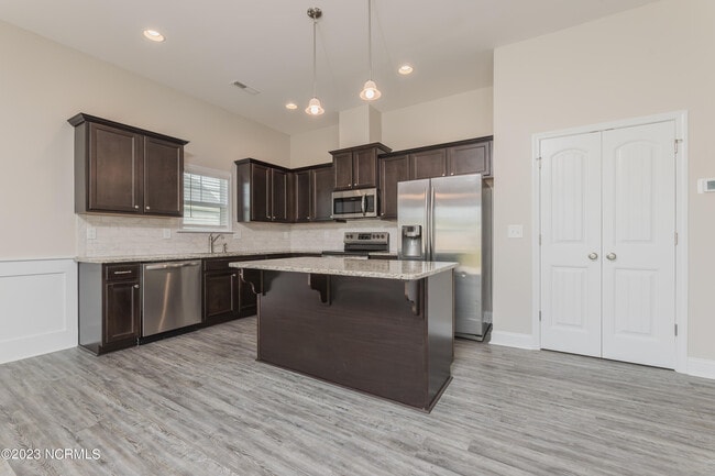Building Photo - 432 Pebble Shore Dr