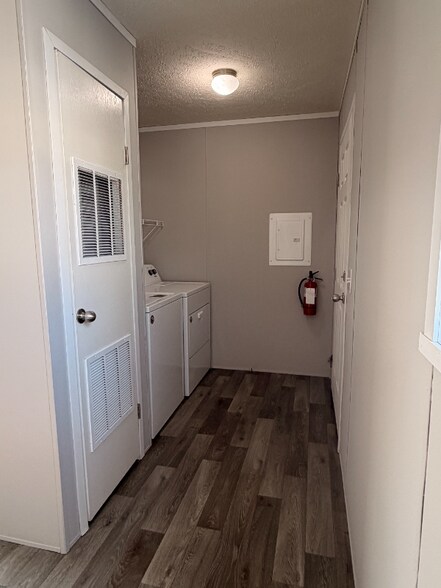 Building Photo - 358 Parker Lake Dr