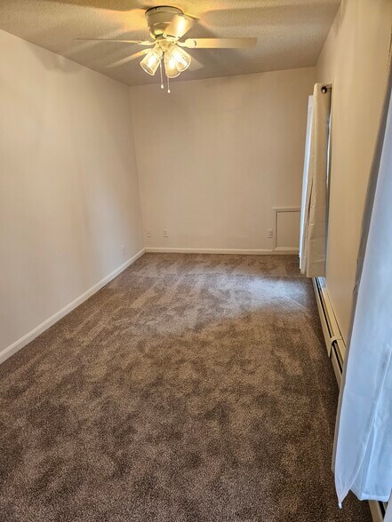 Building Photo - 5741 Maple St