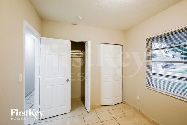 Building Photo - 325 NW 190th St