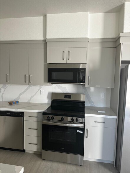 Building Photo - 2125 Moffett Rd