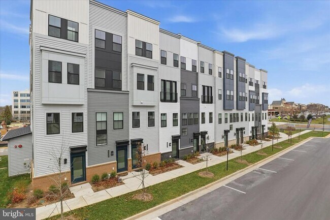 Building Photo - 4768 SULLY POINT Ln