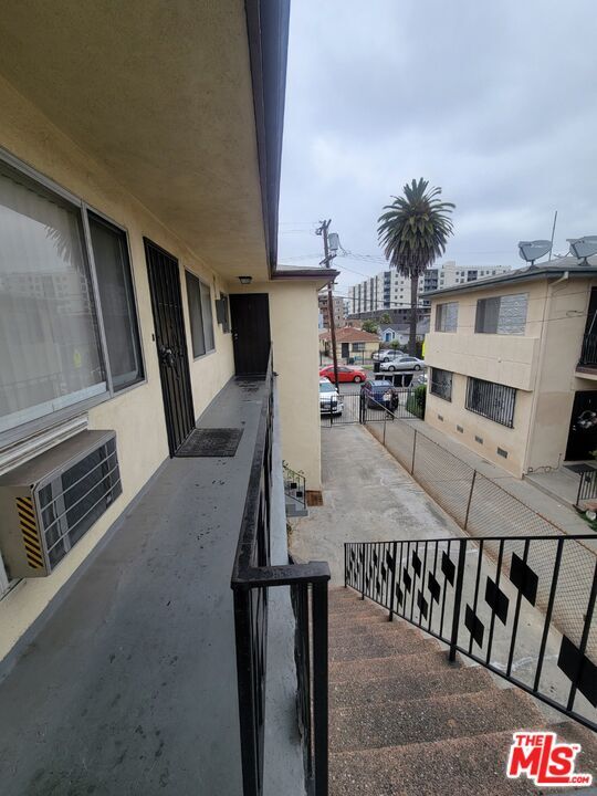 Building Photo - 1038 S Harvard Blvd