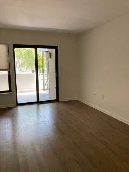 Building Photo - 748 Mainsail Ln