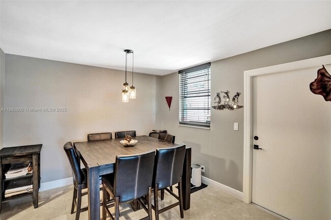 Building Photo - 1811 Jefferson St