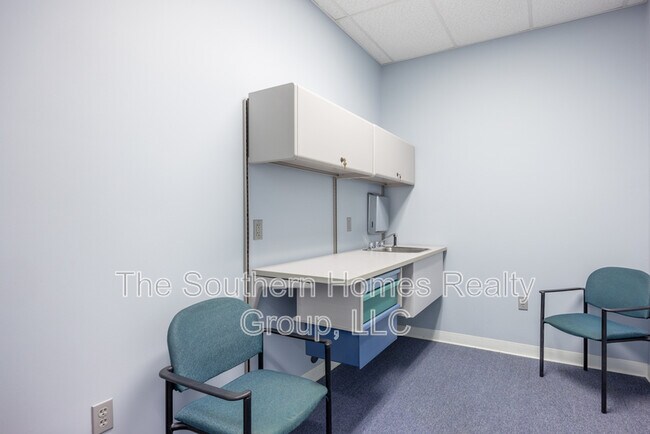 Building Photo - 305 Grady Rd