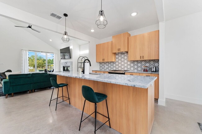 Building Photo - Pre-Leasing Fall of 2026!! Luxury Homes!!