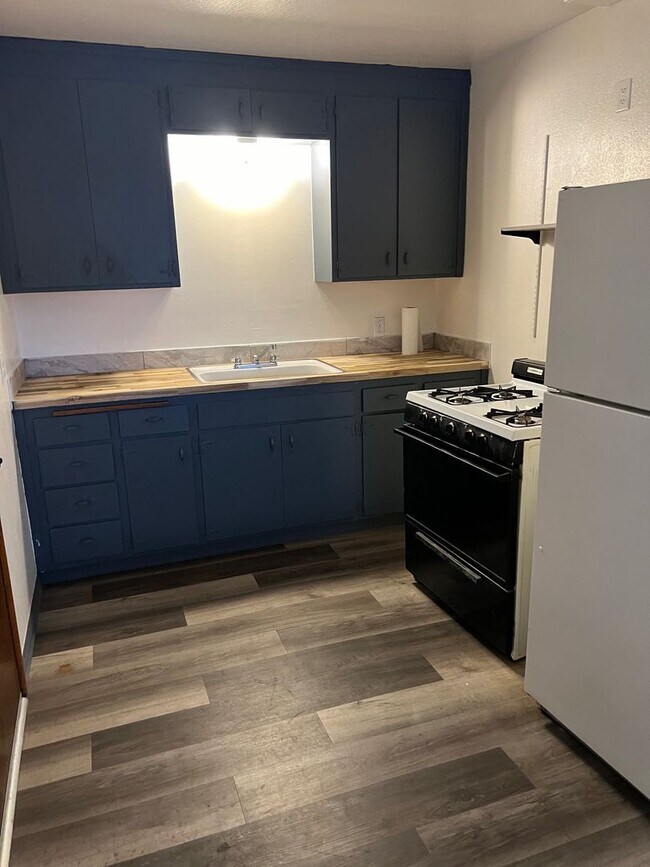 Building Photo - Cute 1Bd apartement in a 7 plex property! Call and inquire today!