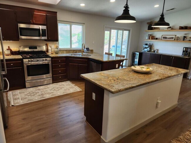 Building Photo - 479 Merida Dr