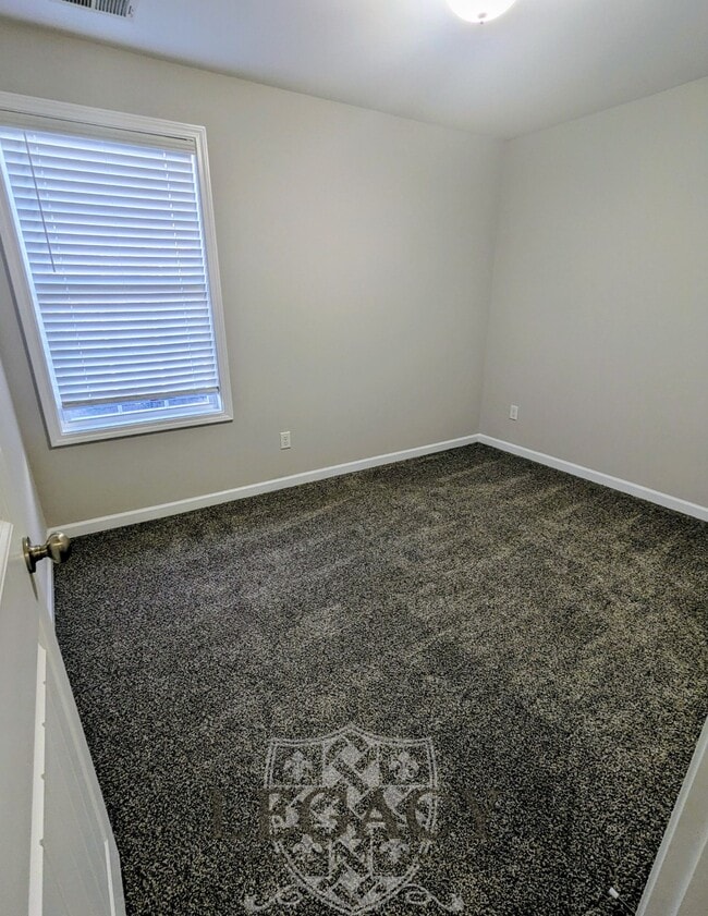 Building Photo - 730 Pippin Dr