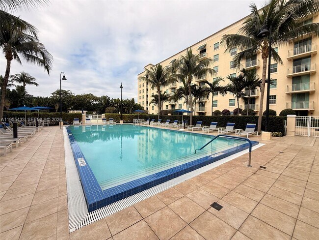 Building Photo - 610 Clematis St