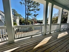 Building Photo - Second Floor, Studio Apartment in Old Town Bluffton!