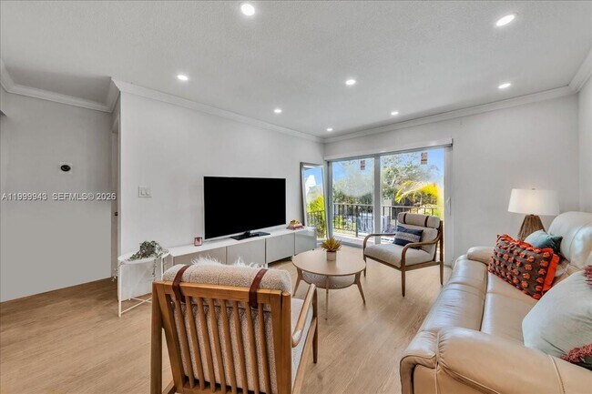 Building Photo - 9225 SW 87th Ave