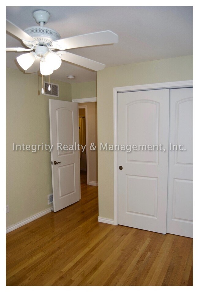 Building Photo - 8840 Shoal Creek Ln