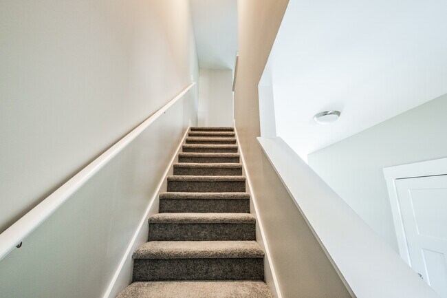 Building Photo - 171 Marbella Cir
