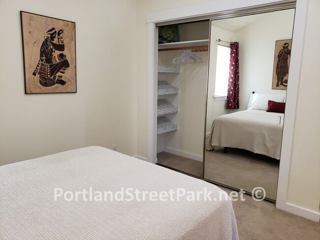 Closet organizer - 2929 Portland St