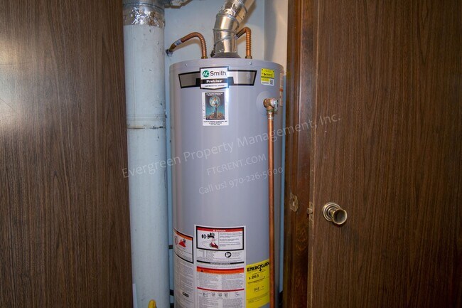 Building Photo - 3001-3003 Sumac St