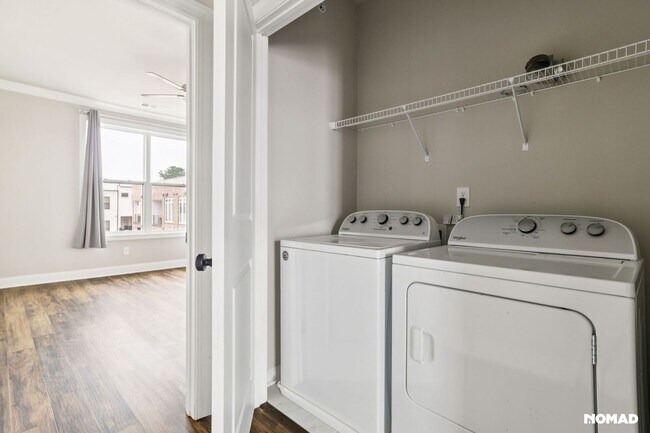 Building Photo - Stunning 4BR Townhome in Alpharetta