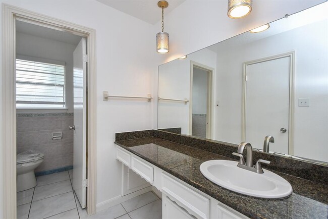 Building Photo - 7714 Eichler Dr