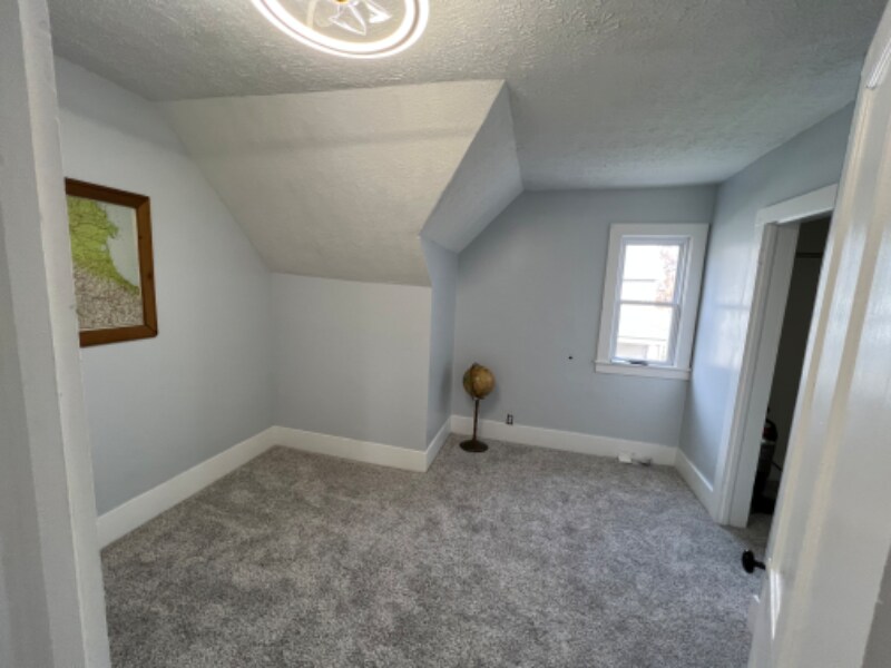 Building Photo - 705 N Linden St