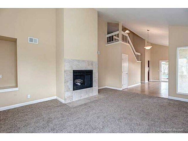 Building Photo - 3 Bedroom 2.5 Bath Home Near Lake Calavera!