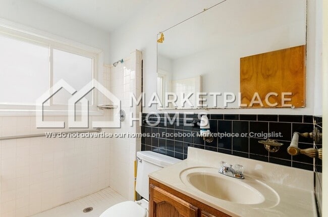 Building Photo - 271 Gilman St