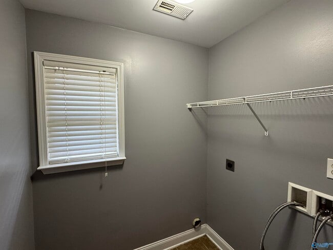 Building Photo - 29929 Park Hill Dr