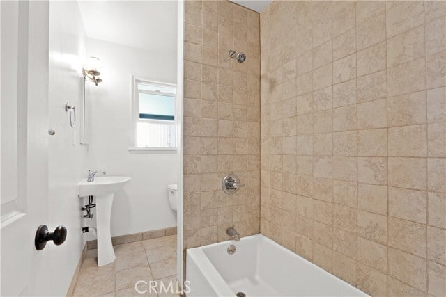 Building Photo - 526 Shepard St