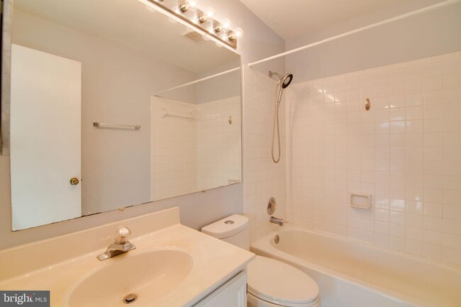 Building Photo - 10707 Gideon Ct