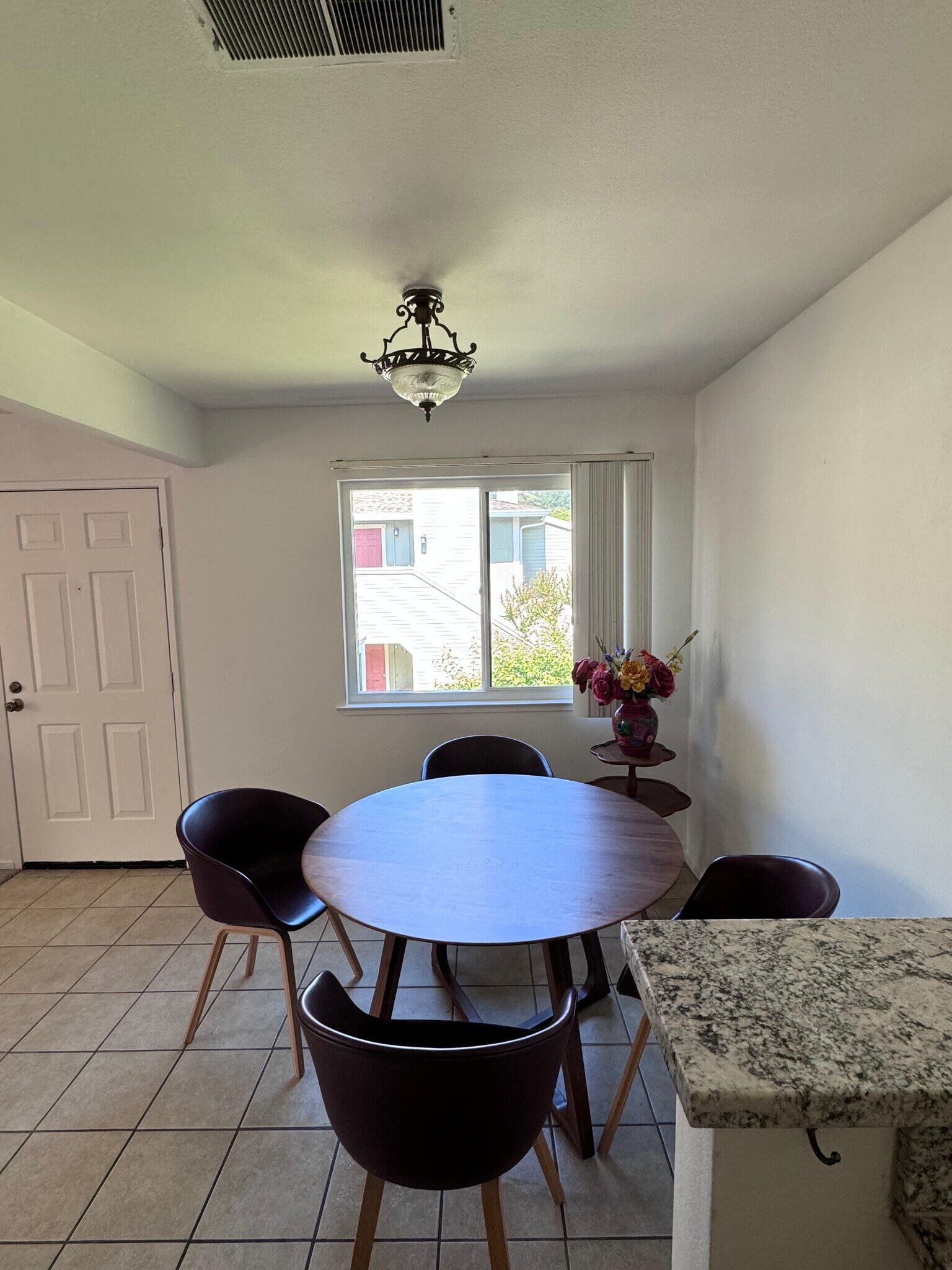 Building Photo - 184 W Agua Caliente Rd