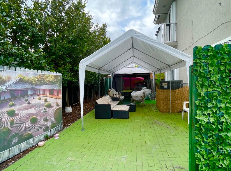 Building Photo - 1102 NW 26th St