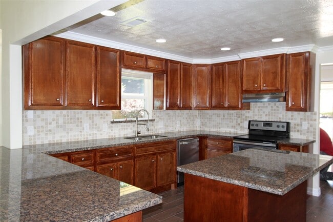 Building Photo - 4330 Regency Villa Dr