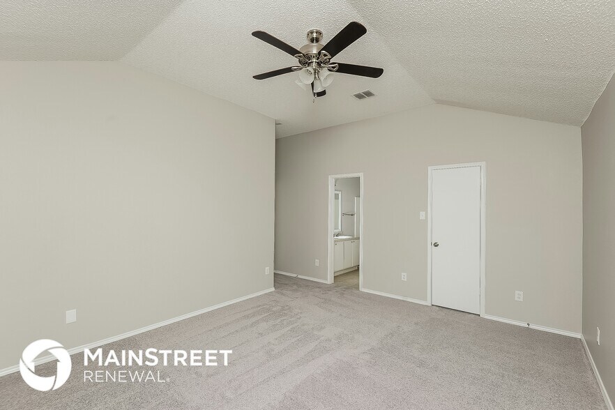 Building Photo - 705 Langford Dr