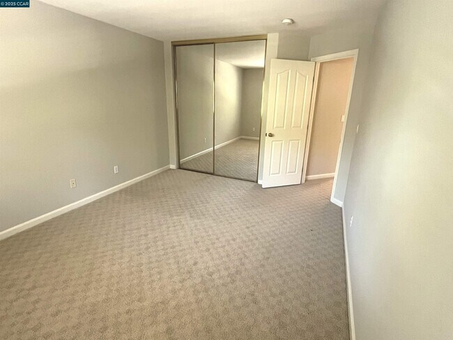 Building Photo - 600 Bourne Ct
