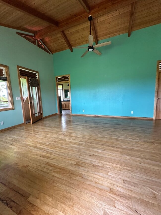 Building Photo - 4 Bedroom/ 2.5 Bath