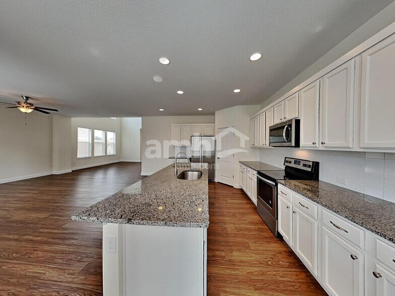 Building Photo - 12749 Ventana St