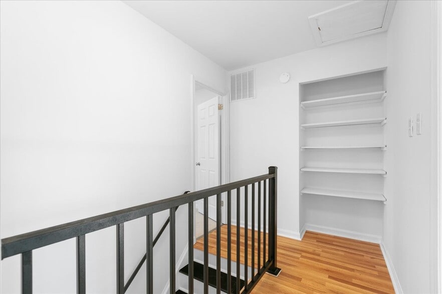 Building Photo - 239 Nottoway St SE