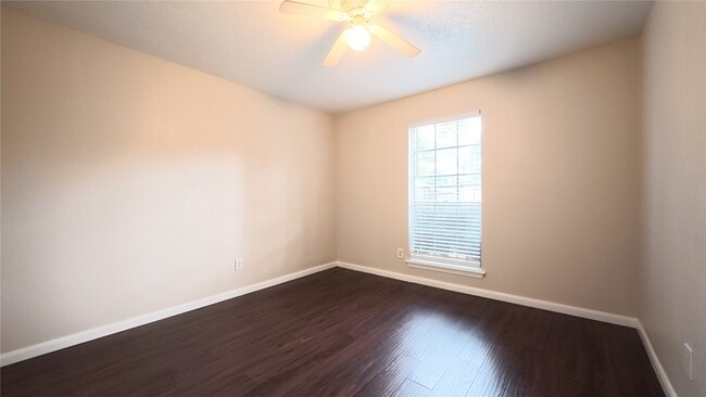 Building Photo - 2027 Whispering Springs Dr