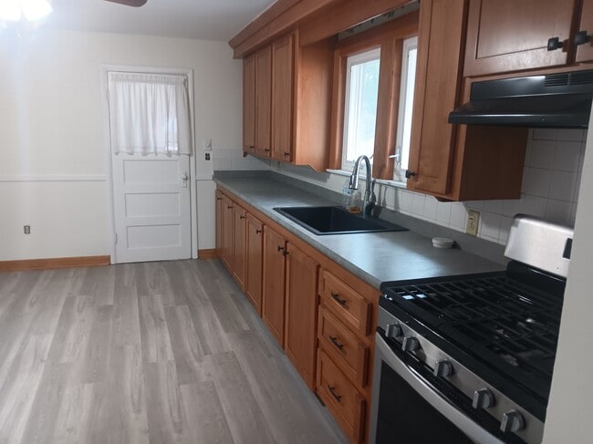 Building Photo - 315 Jennings St