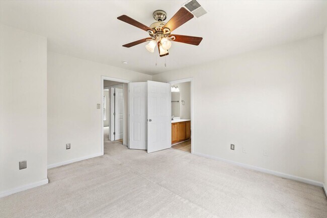 Building Photo - 4701 Colonnade Way