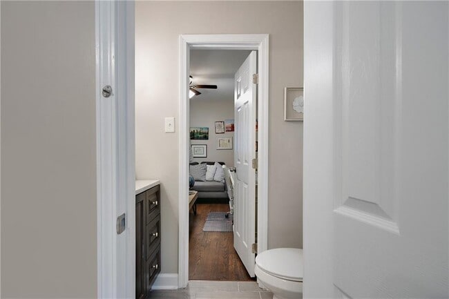 Building Photo - 1025 Hilburn Dr SE