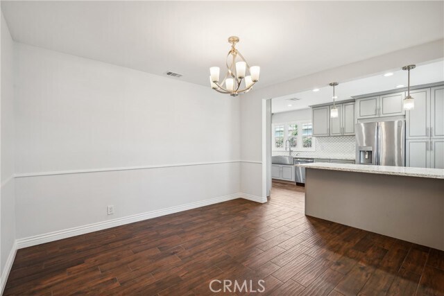 Building Photo - 3816 S Victoria Ave