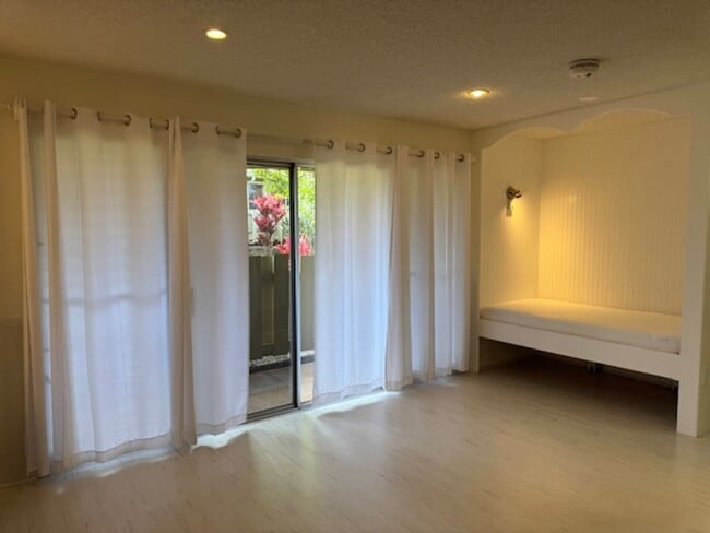 Building Photo - Enjoy Easy Living at Olaloa in Mililani Mauka